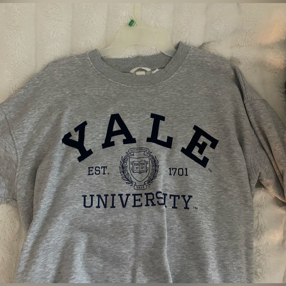Yale University Gray Sweatshirt